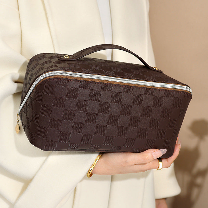 Trousse de Toilette Damier en Cuir PU — Grande Capacité & Style Premium | 3 Coloris
