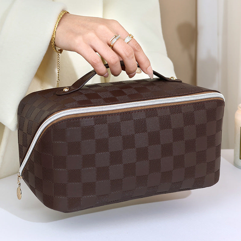 Trousse de Toilette Damier en Cuir PU — Grande Capacité & Style Premium | 3 Coloris