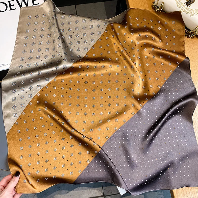 Foulard carré 65 × 65 cm — tons jaune et café